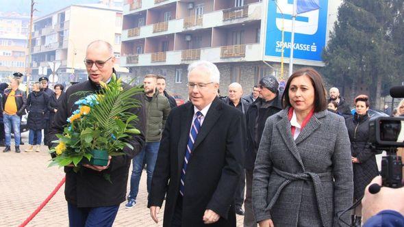 Ambasador Marfi u posjeti TuzliAmbasador Marfi u posjeti TuzliAmbasador Marfi u posjeti TuzliAmbasador Marfi u posjeti Tuzli - Avaz