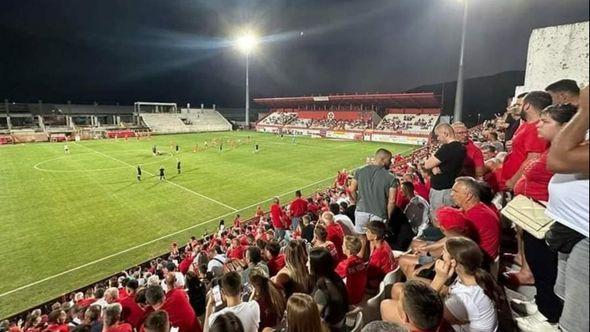 Pun stadion Rođeni - Avaz