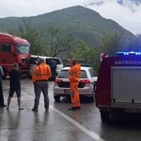 Zbog saobraćajne nesreće na M-16 obustavljen saobraćaj u mjestu Brana