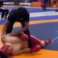 Uznemirujuće / MMA borac (17) preminuo tokom meča od zastoja srca