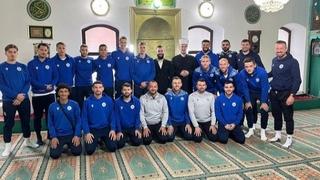 Fudbaleri i članovi Željezničara klanjali bajram-namaz na pripremama u Srbiji