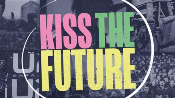 Kiss the Future - Avaz