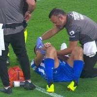 Video / Luiz Suarez zamalo slomio ruku suparniku