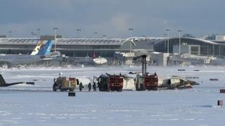 U padu aviona pri slijetanju u Torontu povrijeđeno 18 osoba