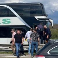 Nesreća u Srbiji: Autobus sa učenicima probio zaštitnu ogradu na autoputu