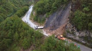 Ogroman odron blokirao put Kakanj - Tršće