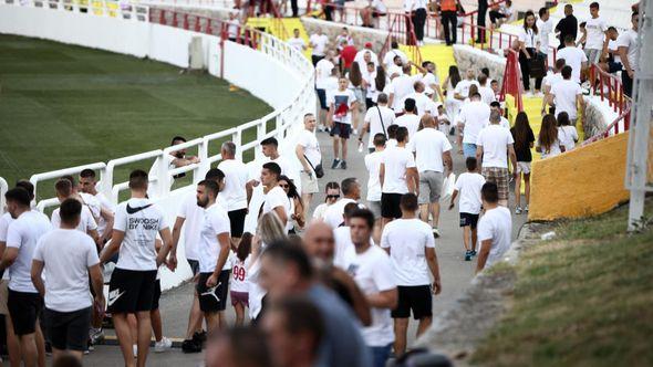 Brojni navijači na stadionu Pod Bijelim brijegom - Avaz