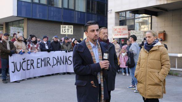 Komšić na snimanju s Emirom Hadžihafizbegovićem i Selmom Alispahić  - Avaz