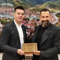 Šabanović se sastao sa Salihamidžićem: Uručio mu prigodan poklon 