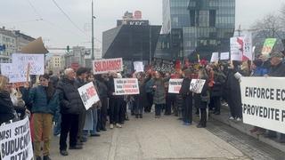 Završeni protesti u Sarajevu: Studenti pročitali zahtjeve i poručili "ovo je tek početak"