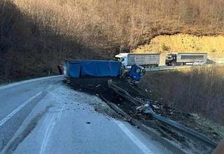 Haos na prevoju Rostovo kod Bugojna: Prevrnuo se kamion