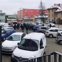 Nesreća u Sarajevu: Udarena pješakinja na parkingu