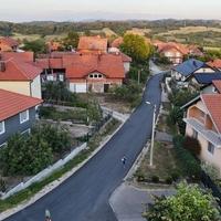 Hadžić: U Srebrenici tri biračka mjesta nisu zatvorena
