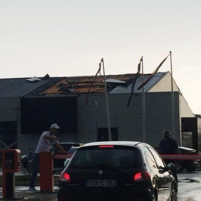 Nevrijeme oštetilo krov banjalučkog aerodroma