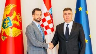 Milatović s Milanovićem nakon usvajanja Rezolucije o Jasenovcu: Žrtvama ne smijemo politički trgovati