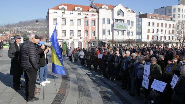 Protesti u Tuzli - Avaz