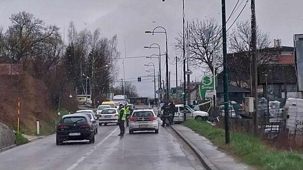 Policija na mjestu nesreće - Avaz