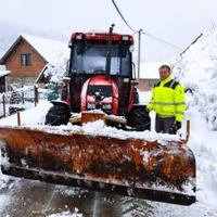 Putevi na Sadbi kod Goražda čisti zahvaljujući Edinu i njegovom traktoru