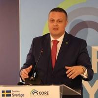 Mijatović: Od 1. januara minimalna plata u FBiH hiljadu KM