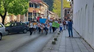 Stočani na ulicama: Traže reakciju nadležnih