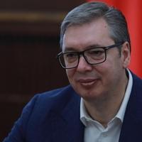 Vučić će spavati u vojarni: Pokazao krevet, TV i košulje