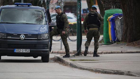 Policija na terenu - Avaz