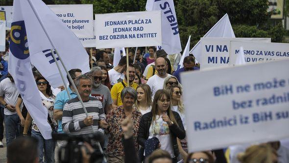 S današnjih protesta - Avaz