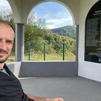 Ahmed ef. Hrustanović ima važnu poruku iz Srebrenice: Cijeli svijet spominje ime našeg grada, a on polako i tiho nestaje i umire