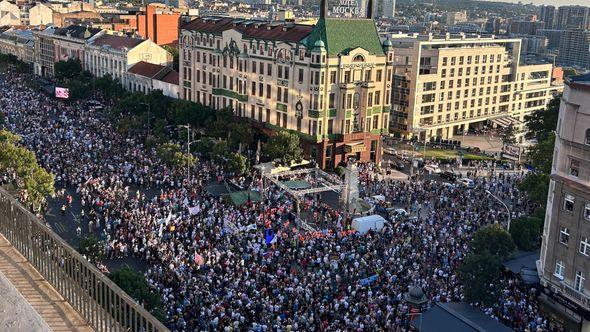 Protesti na Terazijama u Beogradu  - Avaz