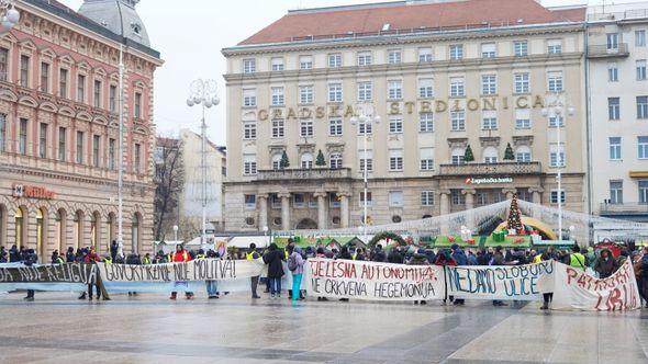 Zagreb molitelji - Avaz