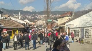 Sarajevo oživjelo na suncu: Turisti i šetači ispunili ulice