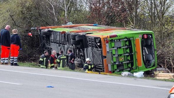 Spasilačke službe na terenu - Avaz