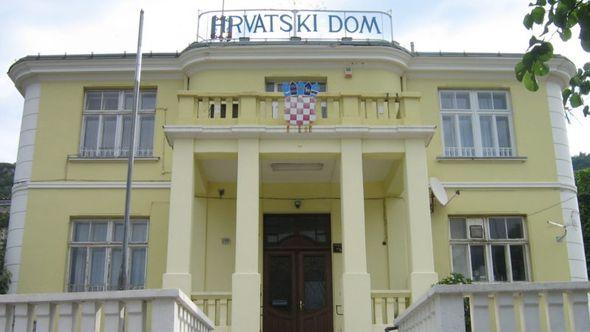 Hrvatski dom sveti Kuzam - Avaz