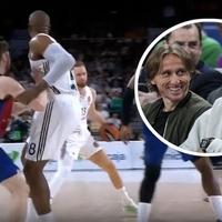 Majstorija Džanana Muse protiv Barcelone, kamere su snimile reakciju Kilijana Mbapea