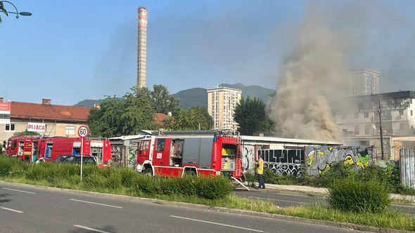 Sa lica mjesta - Avaz