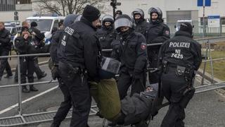 Veliki protest zbog održavanja kongresa AfD-a: Demonstranti se sukobili s policijom