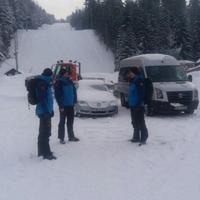 Kakanjac nožem oštetio gume na dva vozila, pa se i sam povrijedio