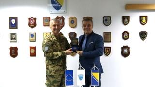 Karić uručio Plaketu odlazećem komandantu EUFOR-a u BiH, generalmajoru Laszlo Sticzu