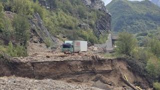 Stravični detalji iz Jablanice: Otac i sin spasili 10 ljudi iz poplava, a onda je bujica povukla i sina