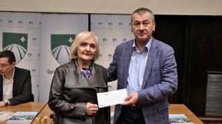 Hadžibajrić podijelio 100 hedija za boračke porodice iz Starog Grada