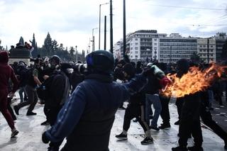 Protesti u Atini na 2. godišnjicu željezničke nesreće u Tempiju: Došlo do sukoba s policijom