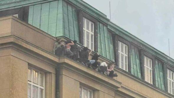 Studenti se sakrili na krovu univerziteta - Avaz