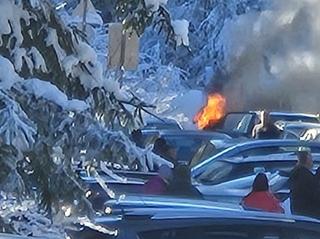 Video / Zapalio se automobil u voznoj traci na Trebeviću