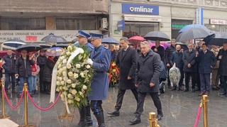 Delegacije položile cvijeće ispred Vječne vatre u Sarajevu