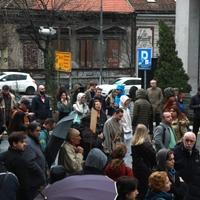 Novinari Radio Beograda izbačeni iz zgrade, zabranjen im dolazak na posao dok ne završe protesti