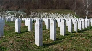 U Podgorici otvorena izložba “Priče iz Srebrenice”
