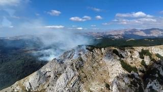 Na Tjentištu gori stoljetna crnogorična šuma: Potreban angažman helikoptera za gašenje