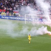 Video / Haos u Amsterdamu: Nezadovoljni navijači Ajaksa prekinuli derbi