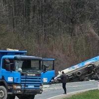 Detalji teške nesreće kod Srebrenika: Dvije osobe su teže povrijeđene, intervenisali i vatrogasci