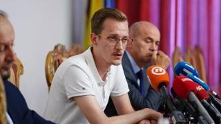 Dević: Kada na dan velikog bola veličate onog ko je taj bol nanio, onda s vama nešto nije uredu